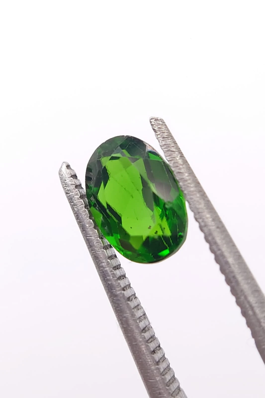 1ct Chrome Diopside Oval Cut Loose Gemstone From Pakistan — view 2